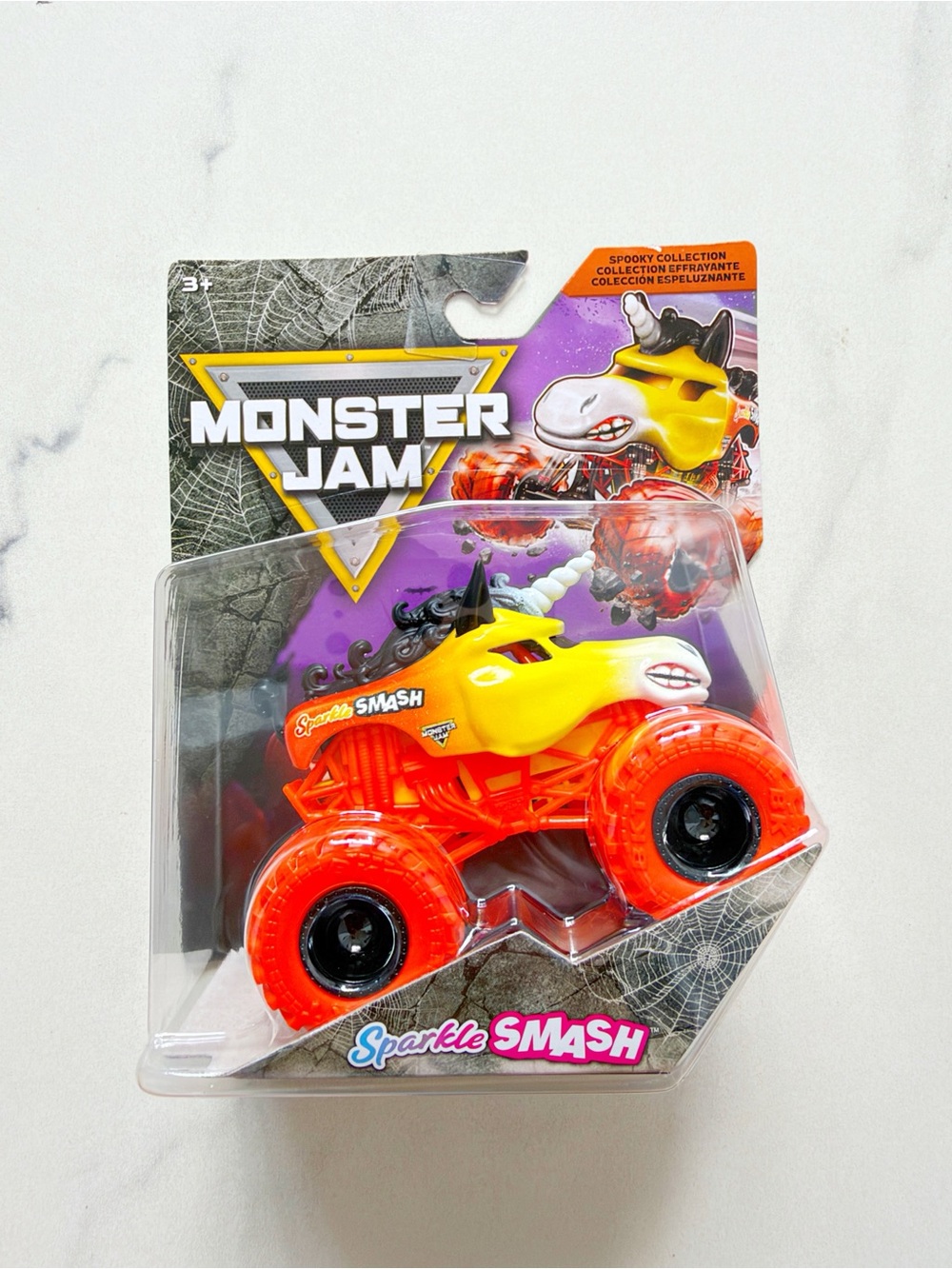 🔥 RARE 2026 Monster Jam Sparkle Smash Spooky Halloween 1:64 NEW